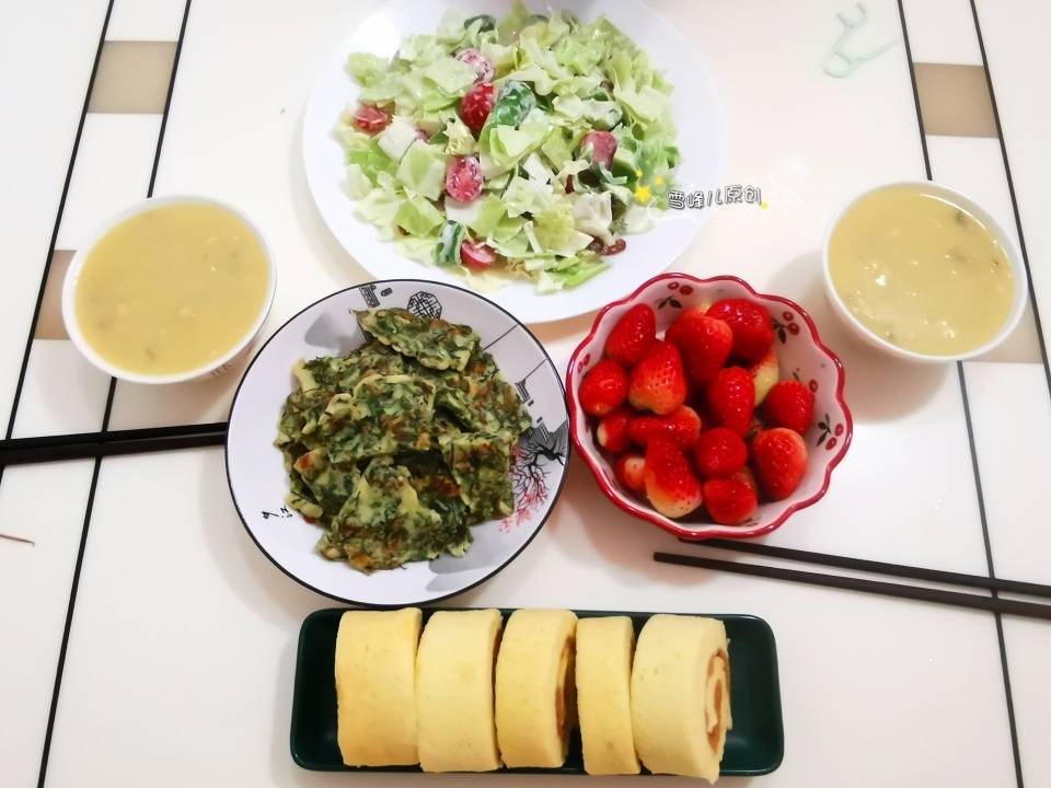 母女俩的早餐,发到朋友圈火了,网友:中西式搭配吃法,没见过