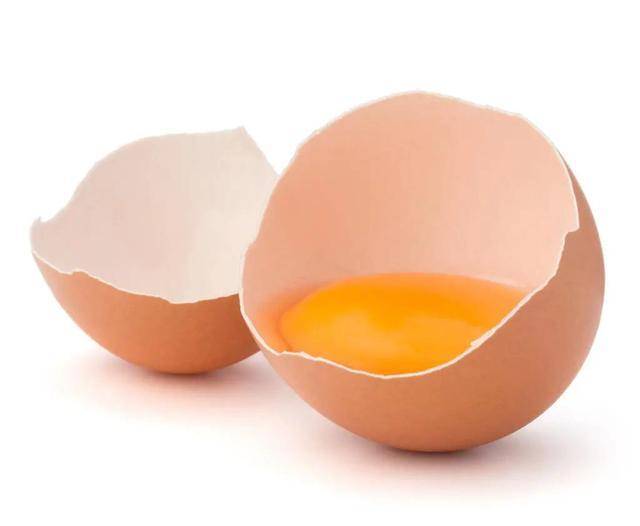 打开鸡蛋蛋黄颜色特别深这样的鸡蛋还能吃吗