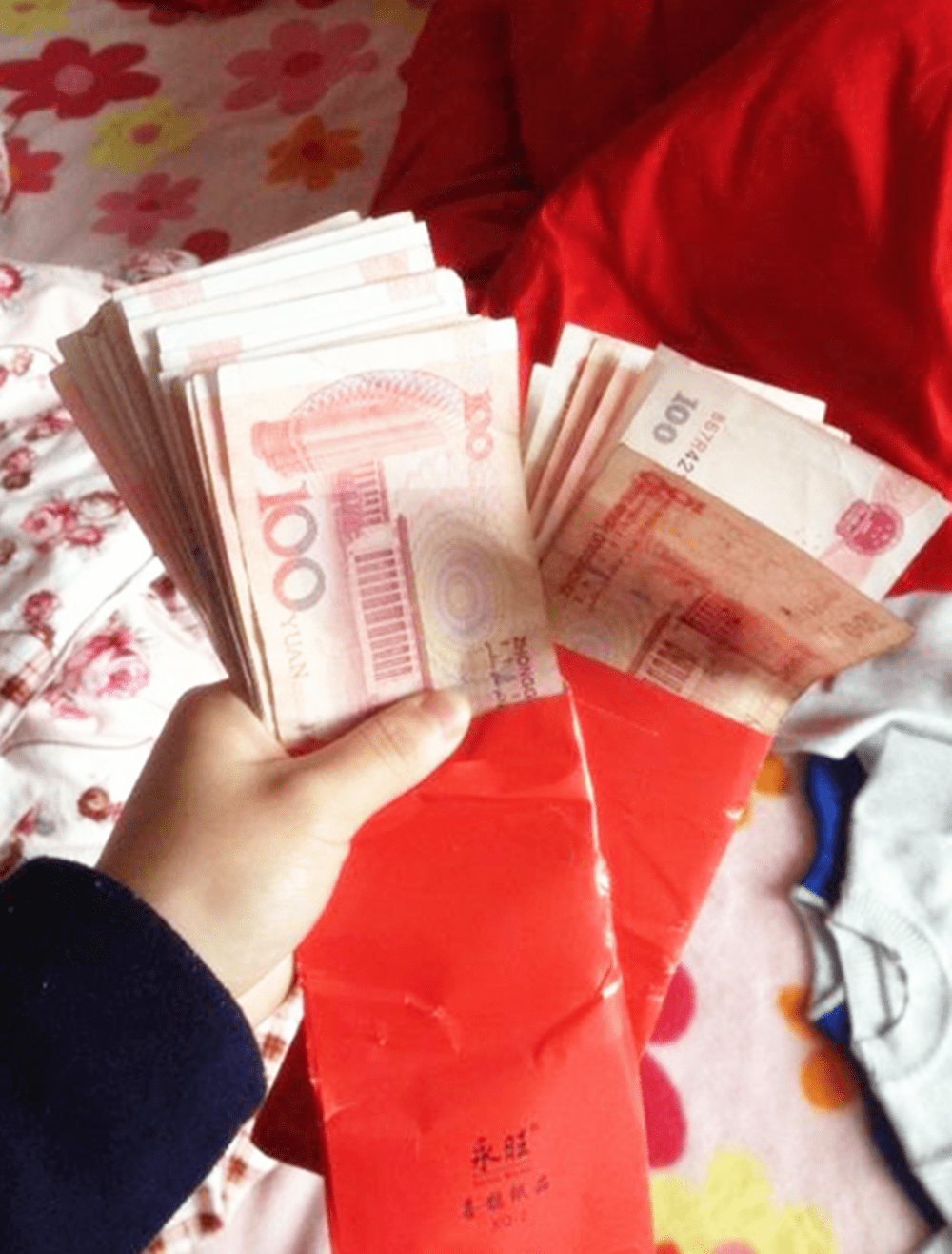 孩子出生后婆婆没给钱引发儿媳不满,为何生娃后,公婆必须给钱?