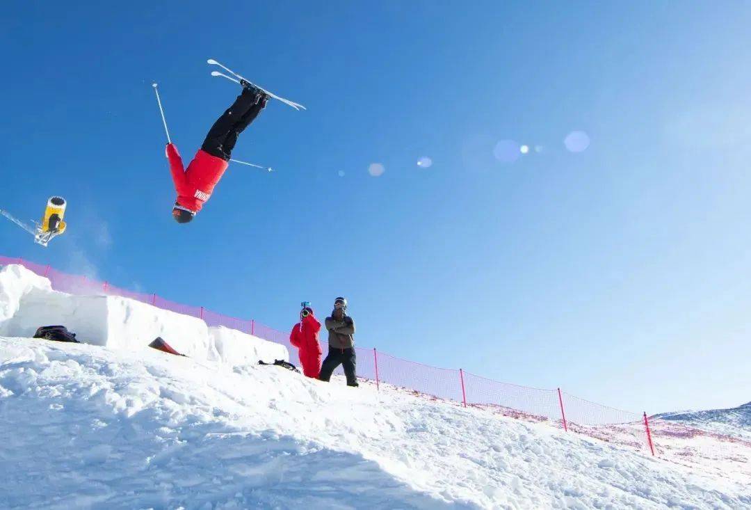 冬奥知识微课堂什么是自由式滑雪障碍追逐