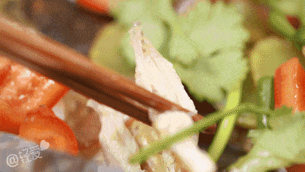 是轻爱订阅号推出的一档原创瘦身美食栏目,通过短视频,gif图等形式