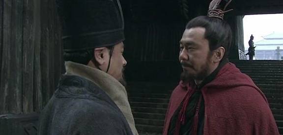 几乎没有出过大门的洪天富贵把押解自己的唐家桐当成了救命稻草.