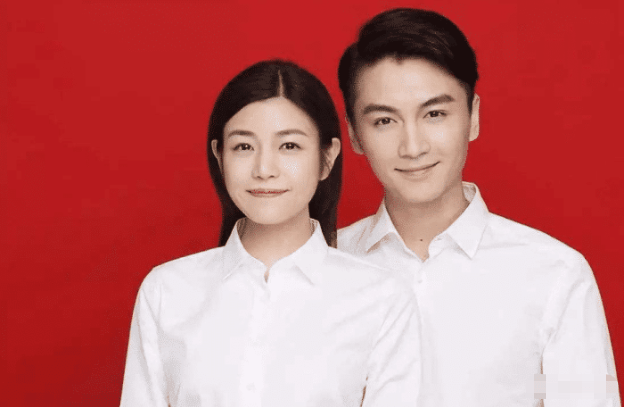 原创有种"证件照"叫吴京的结婚证,别人都是白衬衫化淡妆,偏偏他