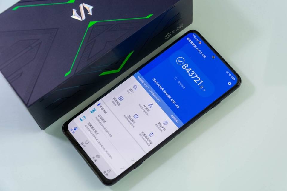 黑鲨4 pro体验评测:性能细节全面,不仅仅是一款游戏手机