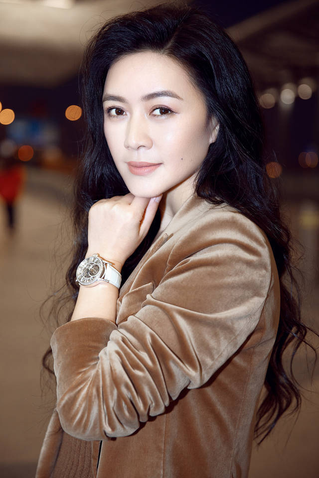 如今已经四十五岁的田海蓉,就是大家公认的冻龄女神了.