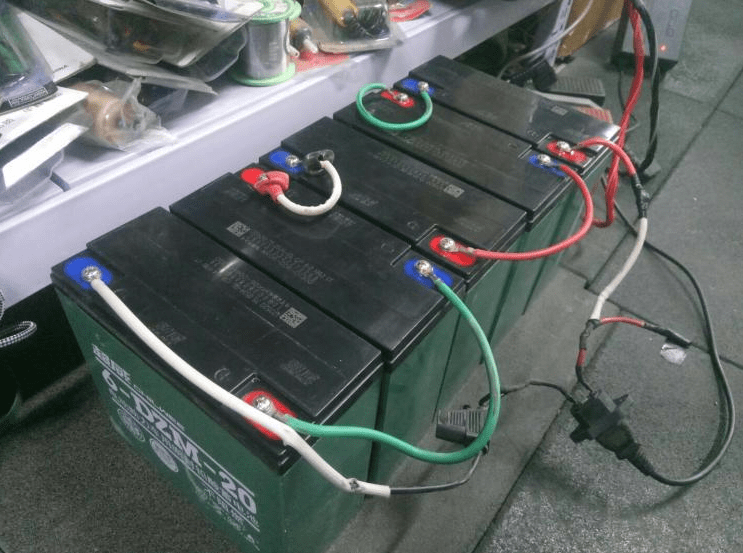 电池组成,回收价格在200元,60v的由5块组成,回收价格为250元,72v的由6