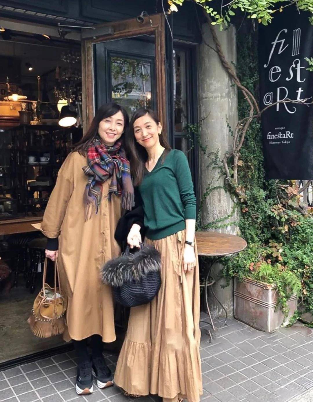 看看日本主妇就知道,"中年穿搭"也能好美