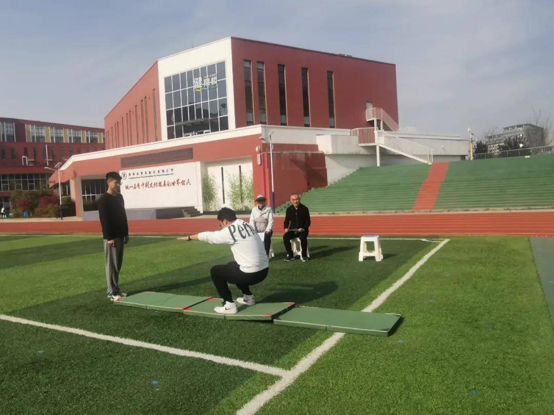 郑州市郑东新区龙翔小学:以赛促教 展体育教师之风采