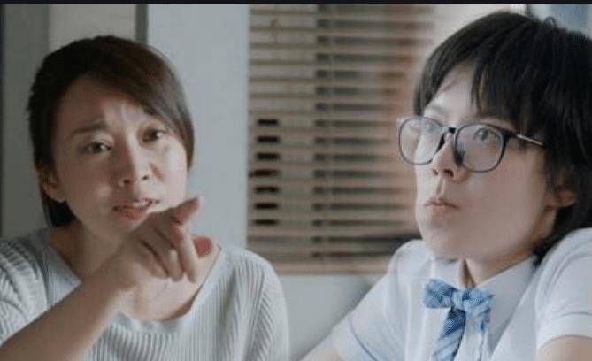 原创13岁女儿热衷胶衣cos因鼓包被邻居调侃父母脸丢尽