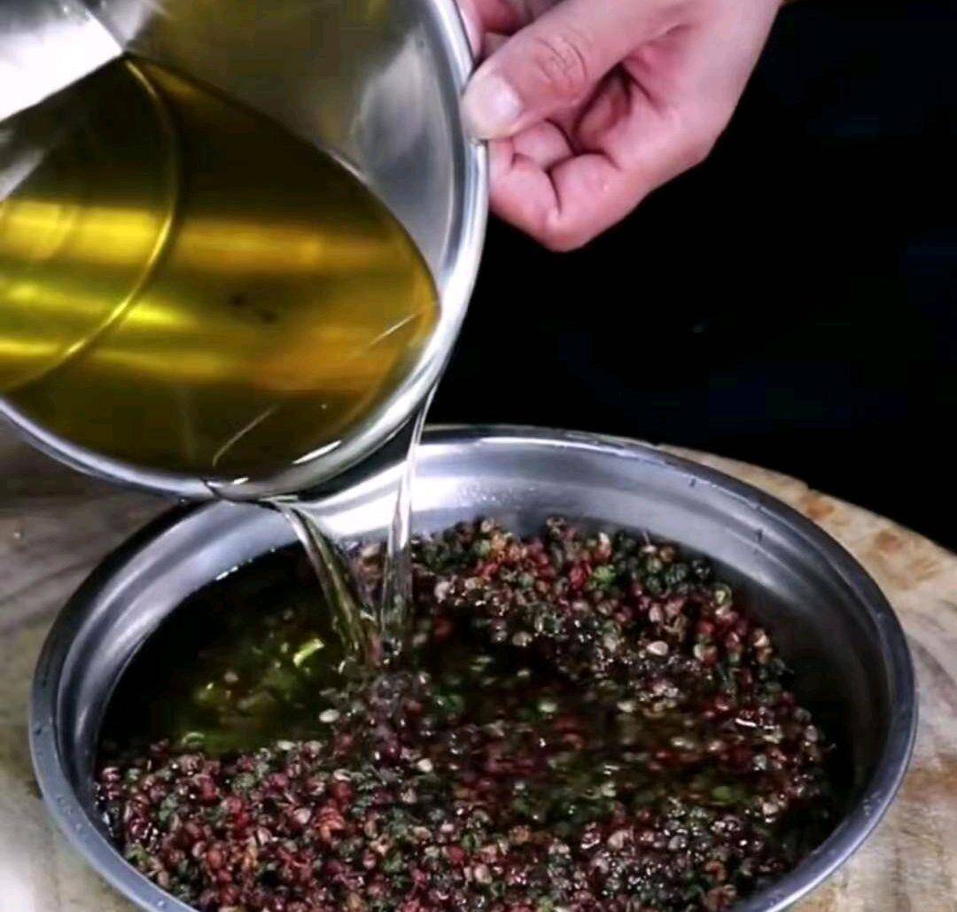 原创制作花椒油是用热油还是凉油,记住这7个顺序,花椒油香麻不发苦