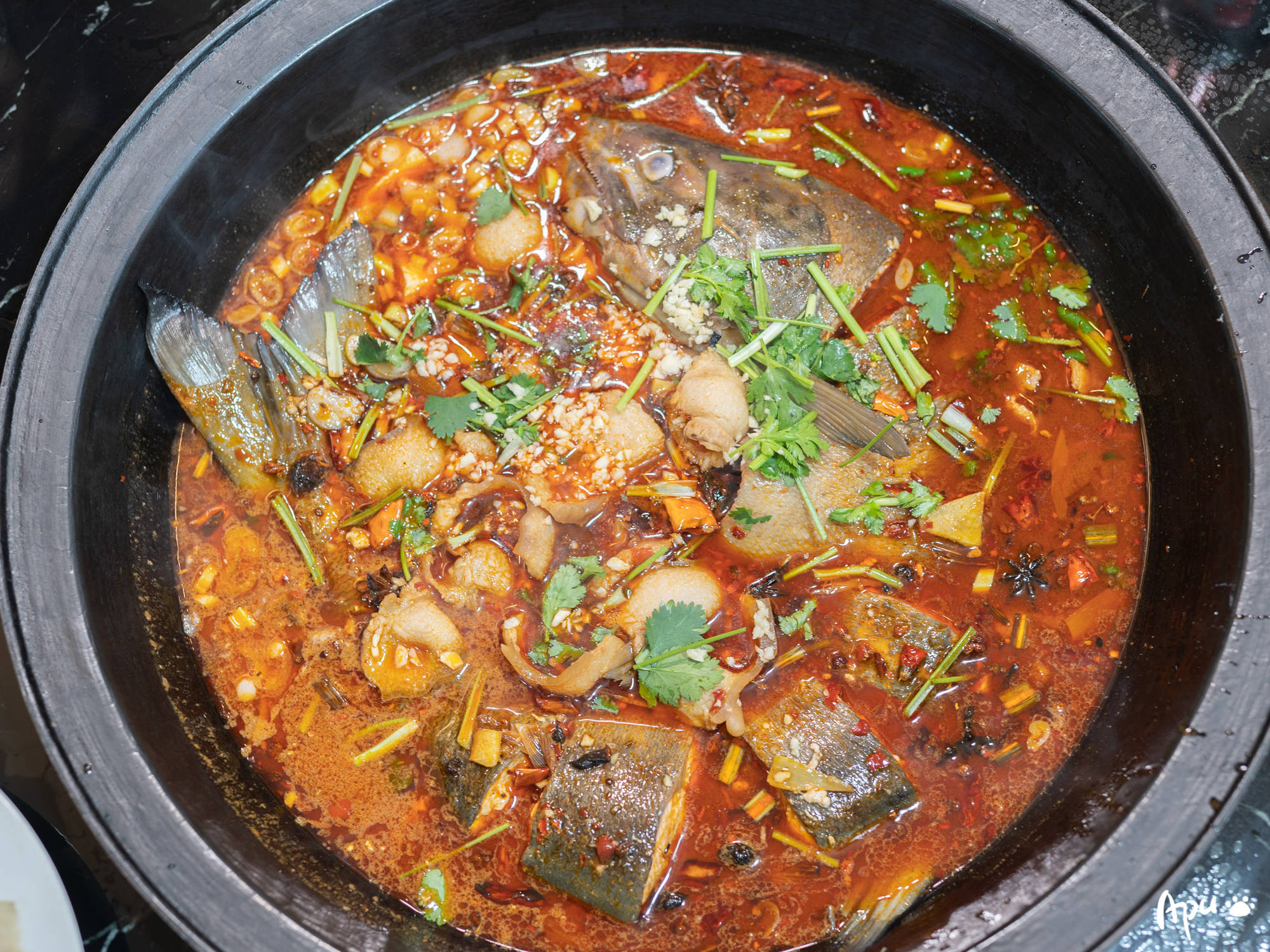 这一锅特色又美味的铁锅炖鱼,邻桌东北妹纸直夸有东北