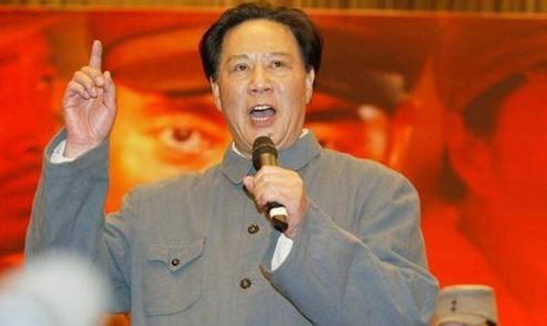 同样出演毛泽东主席,古月与唐国强两位饰演者,到底有什么差距呢?