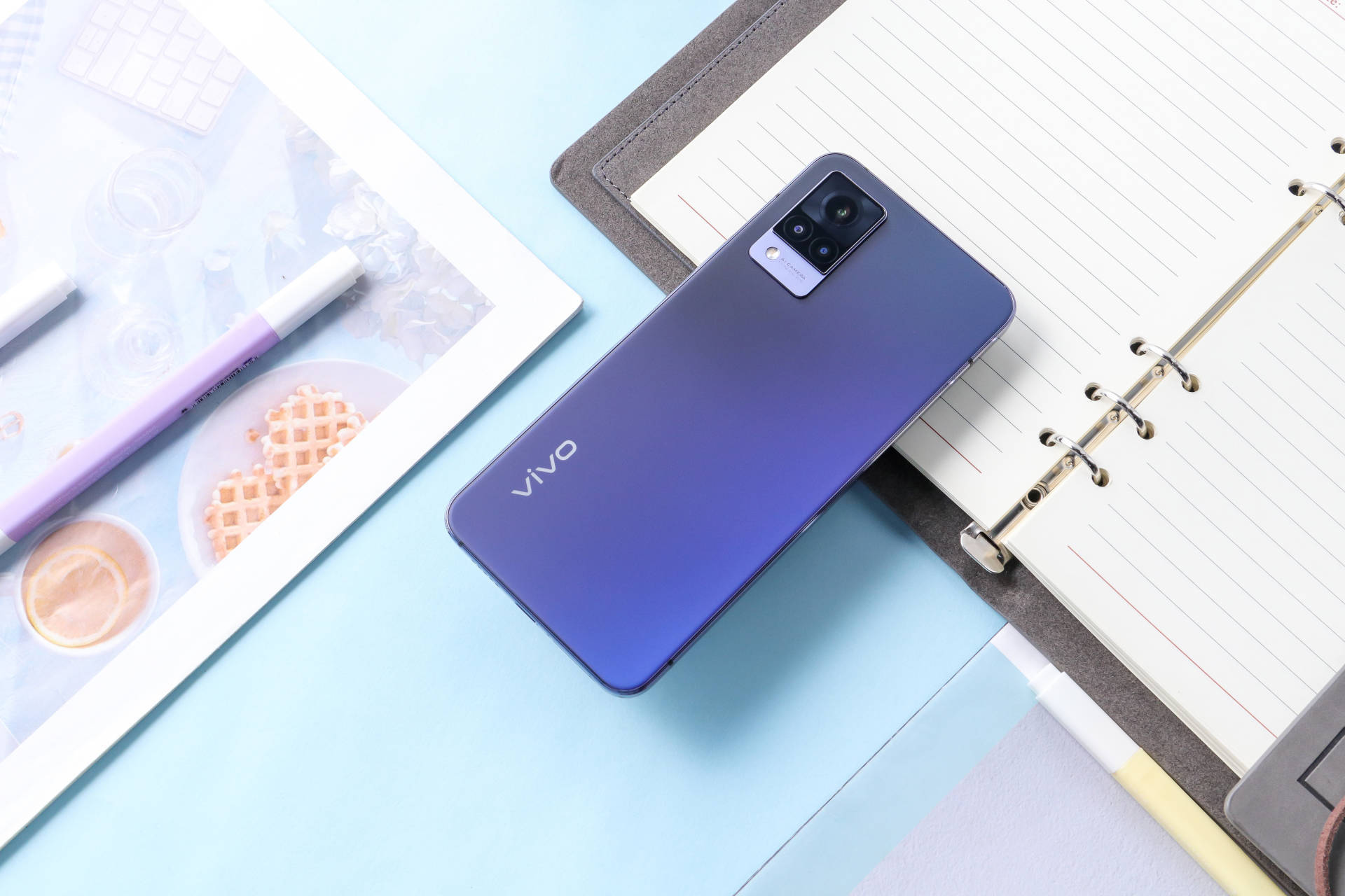 美丽怎能被厚重拖累?轻薄的vivo s9一定更能入你的眼