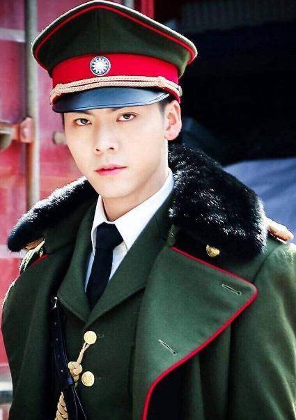 原创同样是男明星穿上军装,吴彦祖,陈伟霆,彭于晏,你觉得谁更帅?