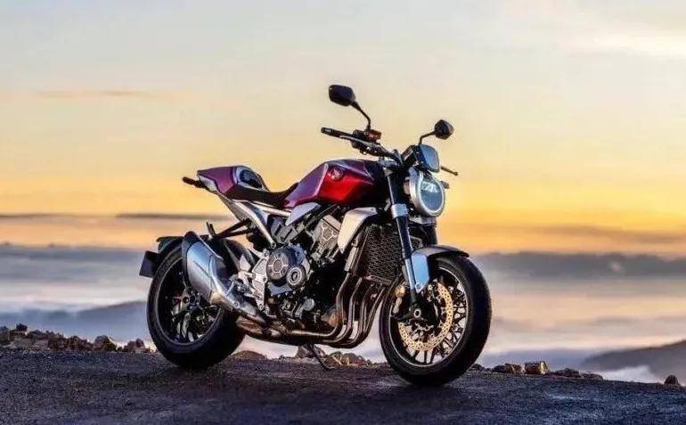 4月19日上海车展本田发布cb400x1000r