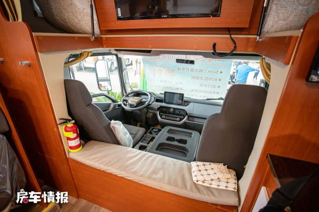 空间最大的轻卡房车配28t动力自动挡价格比依维柯便宜太多