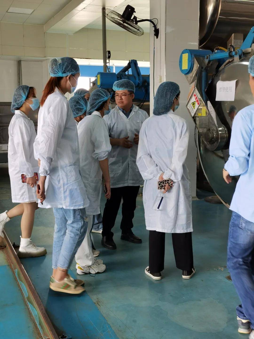 百魅焕颜代理商一行莅临厦门燕窝工厂