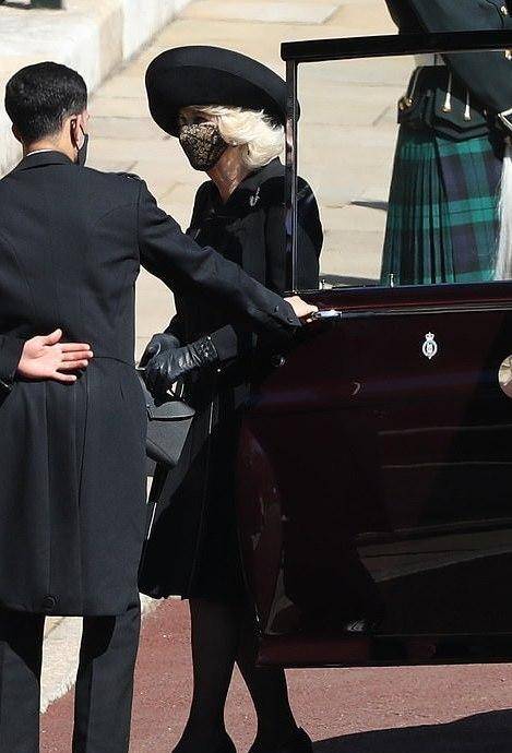 <b>女王出席爱丁堡公爵追思会即将满96岁的女王为了出席葬礼</b>