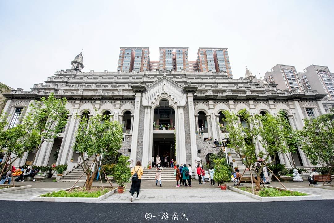 武汉有座"奇怪"的古德寺,看起来像西式教堂,实际上却是佛寺