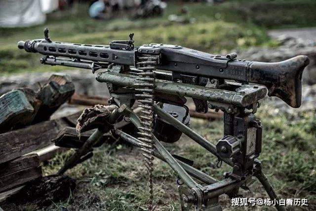 希特勒电锯,二战德军步兵班核心火力,mg42通用型机枪历史