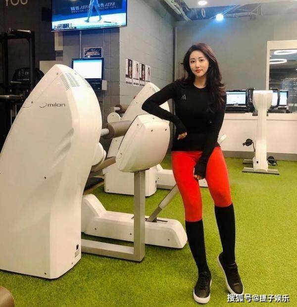 175cm韩国美女私教,甜美长相,身材迷人_健身