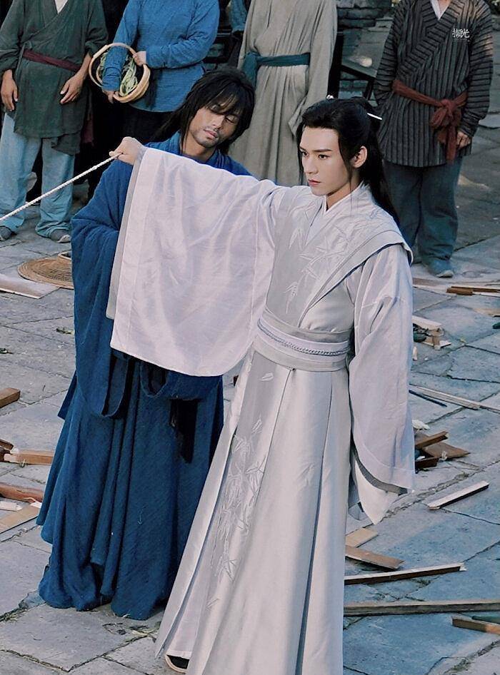 原创《山河令》龚俊张哲瀚美图合集,看到两人嘴角疯狂往上扬!稳住!