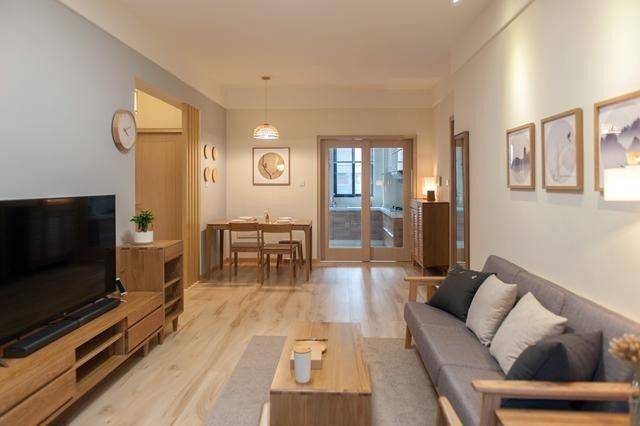 95平米三室两厅简约原木风格,崇尚简单自由,展示质朴优雅