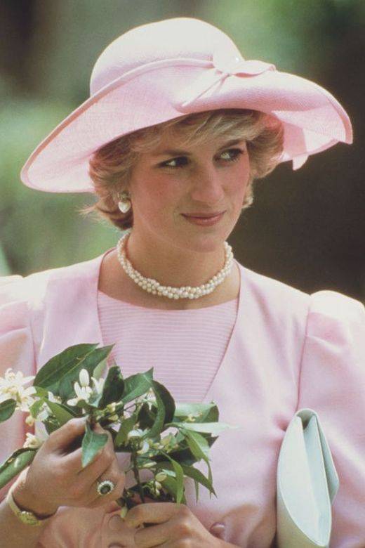 英国王室成员最著名的18件珍珠首饰,每一件都优雅内敛