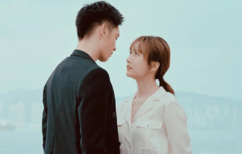 原创《他在逆光中告白》悬疑甜宠的外壳下,藏着适龄女性的脱单教科书