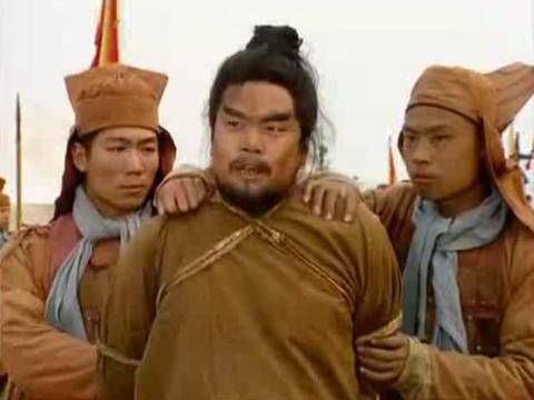 庞德为何宁死不降关羽?或因看不起马超,再者为了自己的家人!