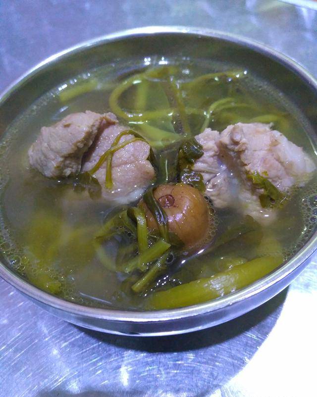 粤菜老火汤:西洋菜猪骨汤