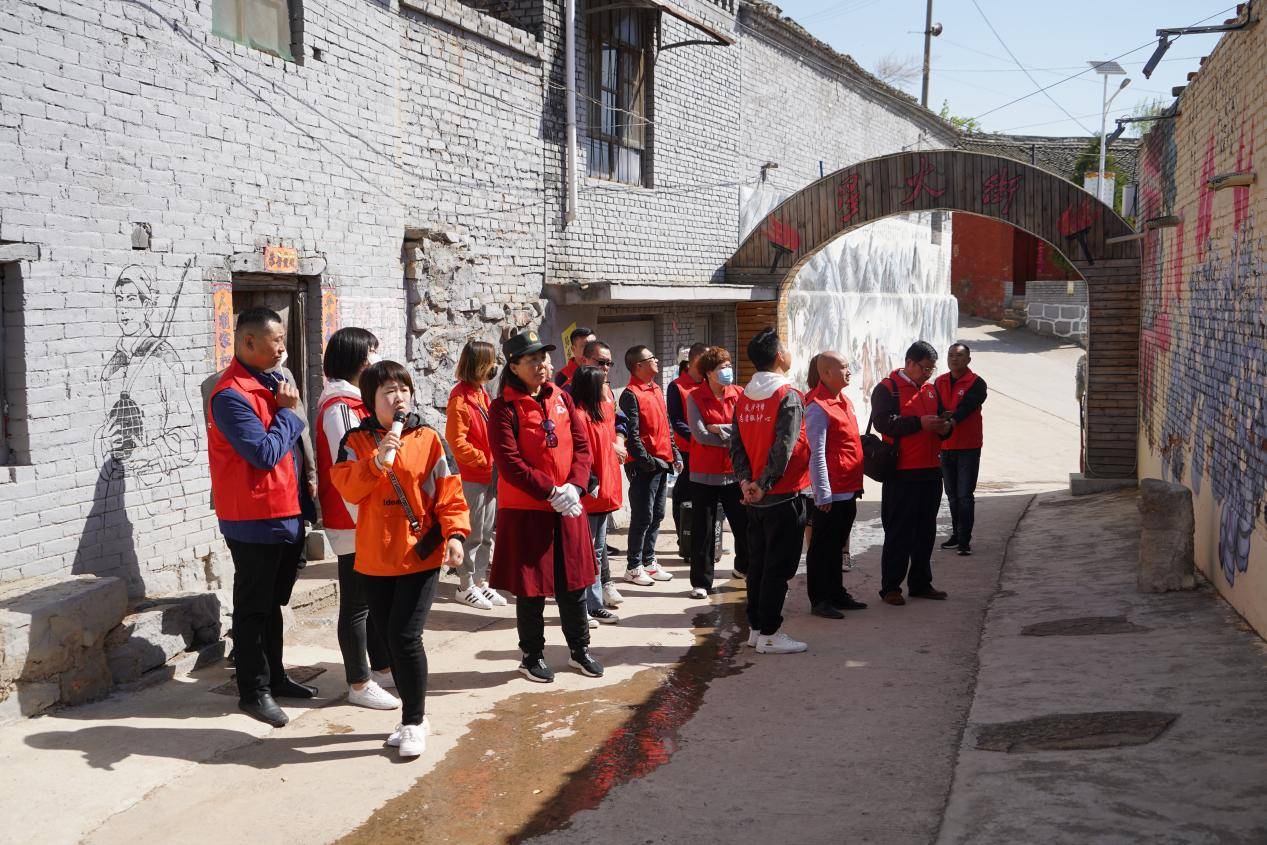 阳城县濩泽雷锋志愿服务中心走进红色教育基地学党史守初心