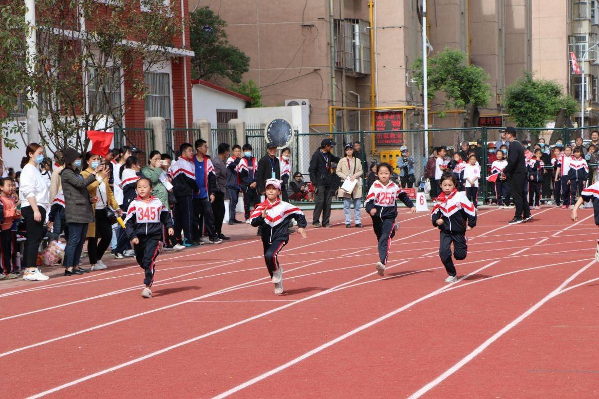 濮阳市油田第十中学隆重举行春季田径运动会