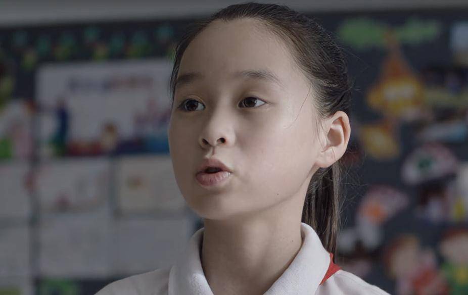 扮演米桃的小演员叫李一情,生于2010年,今年11岁, 2014年出演赵薇的