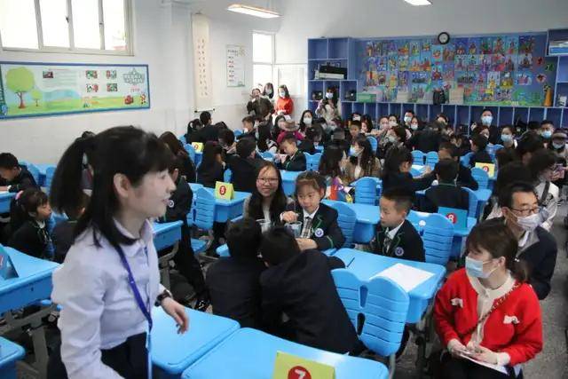都江堰市灌州小学校举办2026届教学开放活动