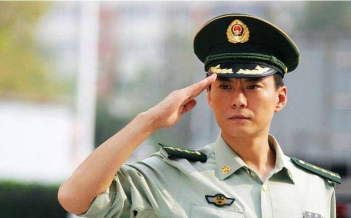国家一级演员王斑,出道33年不温不火,妻子曾是央视当红主持人