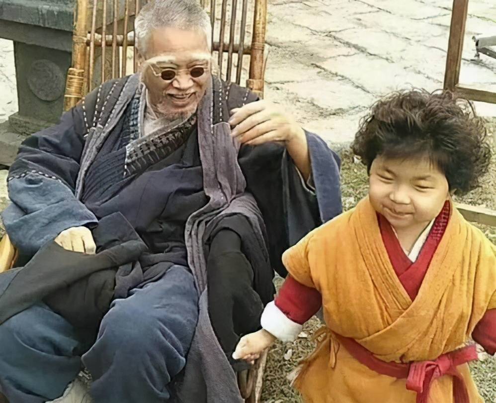 另外,李欣蕊在电影《紧急救援》中与彭于晏合作过,也是有经验的演员.