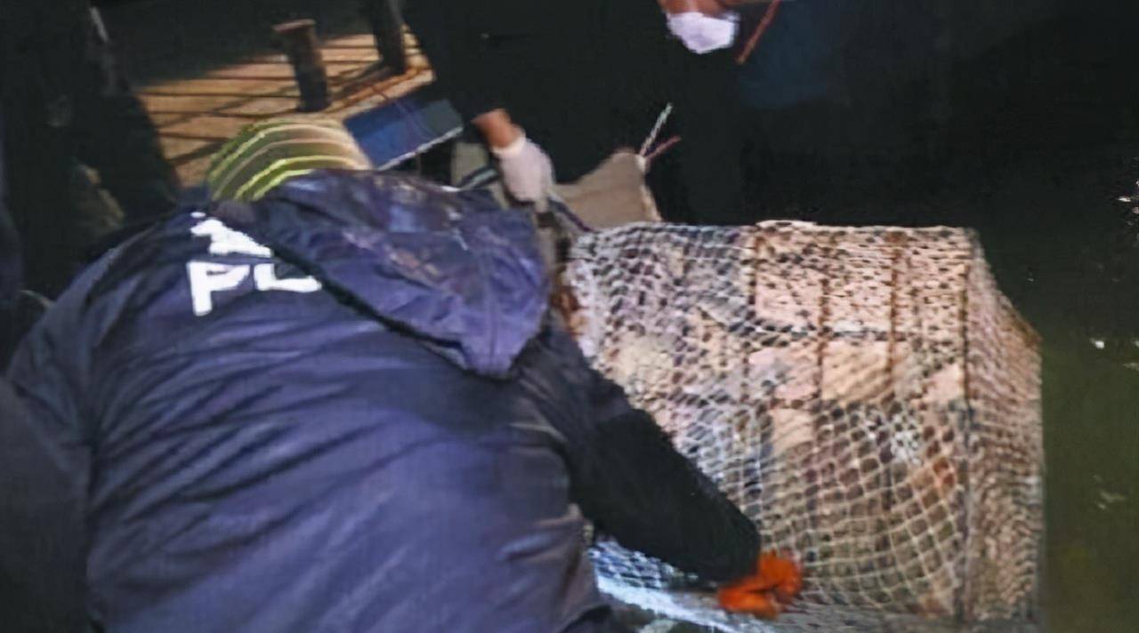 男子因欠下5千万,被债主铁笼沉尸80米水库,2年后才被