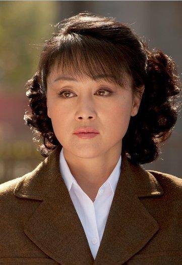 或许不是很知道,早些年的电视剧北京人在纽约,王姬就在里面出演一位