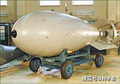 以美国b83空投型氢弹举例,在自重1.