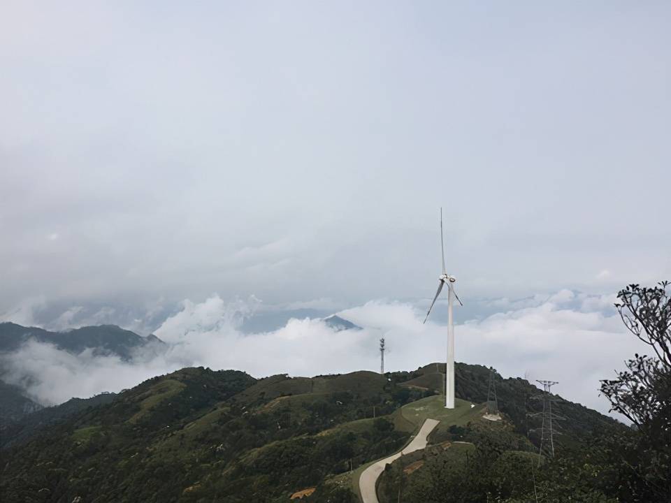 罗定风车山