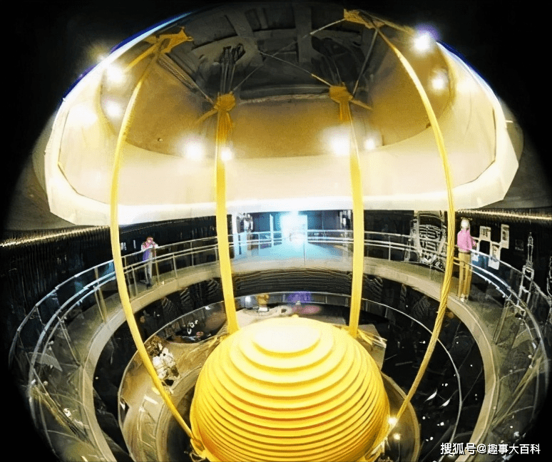 阻尼器是超高层建筑应对风致振动,在强风时降低加速度响应,降低大楼