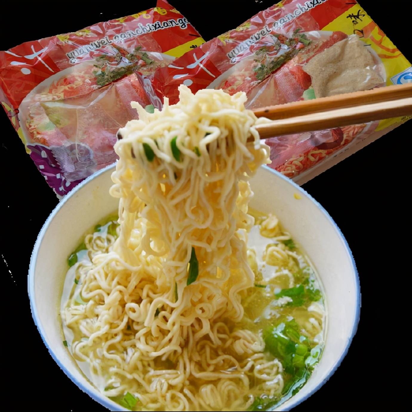 早餐的三鲜伊面_汤也香