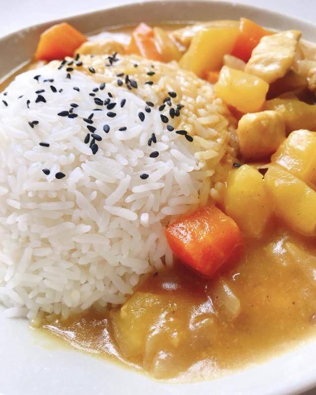 原创外卖经常点的咖喱鸡饭,轻松搞定家庭版,放点黑芝麻更香