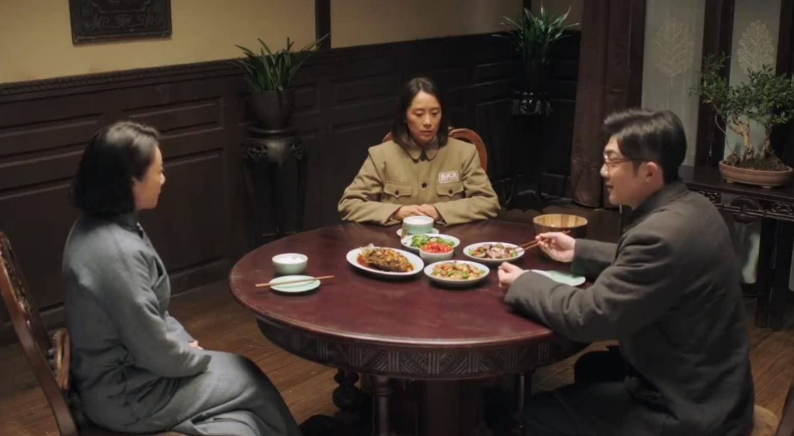原创《啊摇篮》40集:托儿所迁往北平,素素和葛六斤去了延安