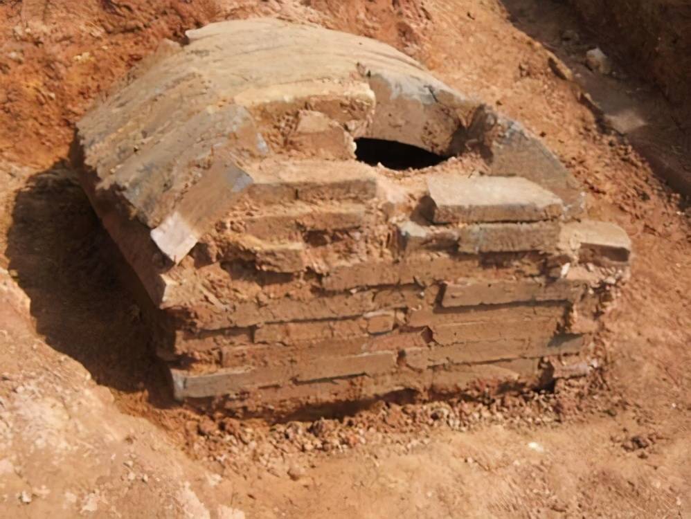1966年,红卫兵挖开冯国璋墓没发现遗骸,真正的墓地在哪里?