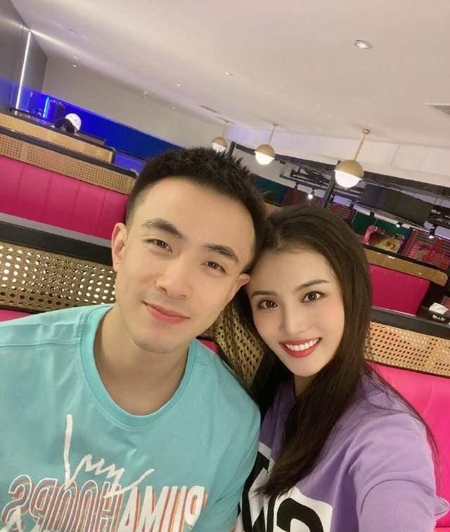 赵继伟未婚妻曝光!甜蜜拥吻照让人上头,已经恋爱7年,近期完婚