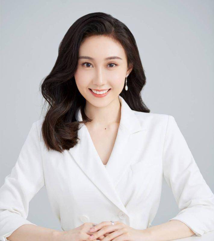 原创母亲瘫痪在床后,水儿支持父亲水均益离婚,如今她也成为央视主播