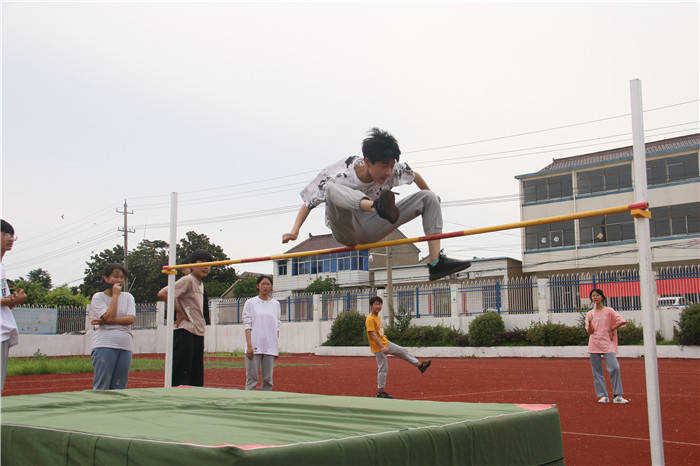淮安市老子山九年制学校举行第十一届夏季田径运动会