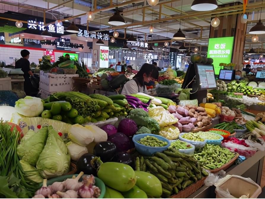 上海菜市场售卖蔬菜摊位